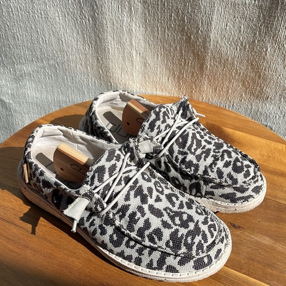 Hey Dude Women’s Wendy Woven Slip On Cheetah Grey Size 7 - Picture 4 of 9